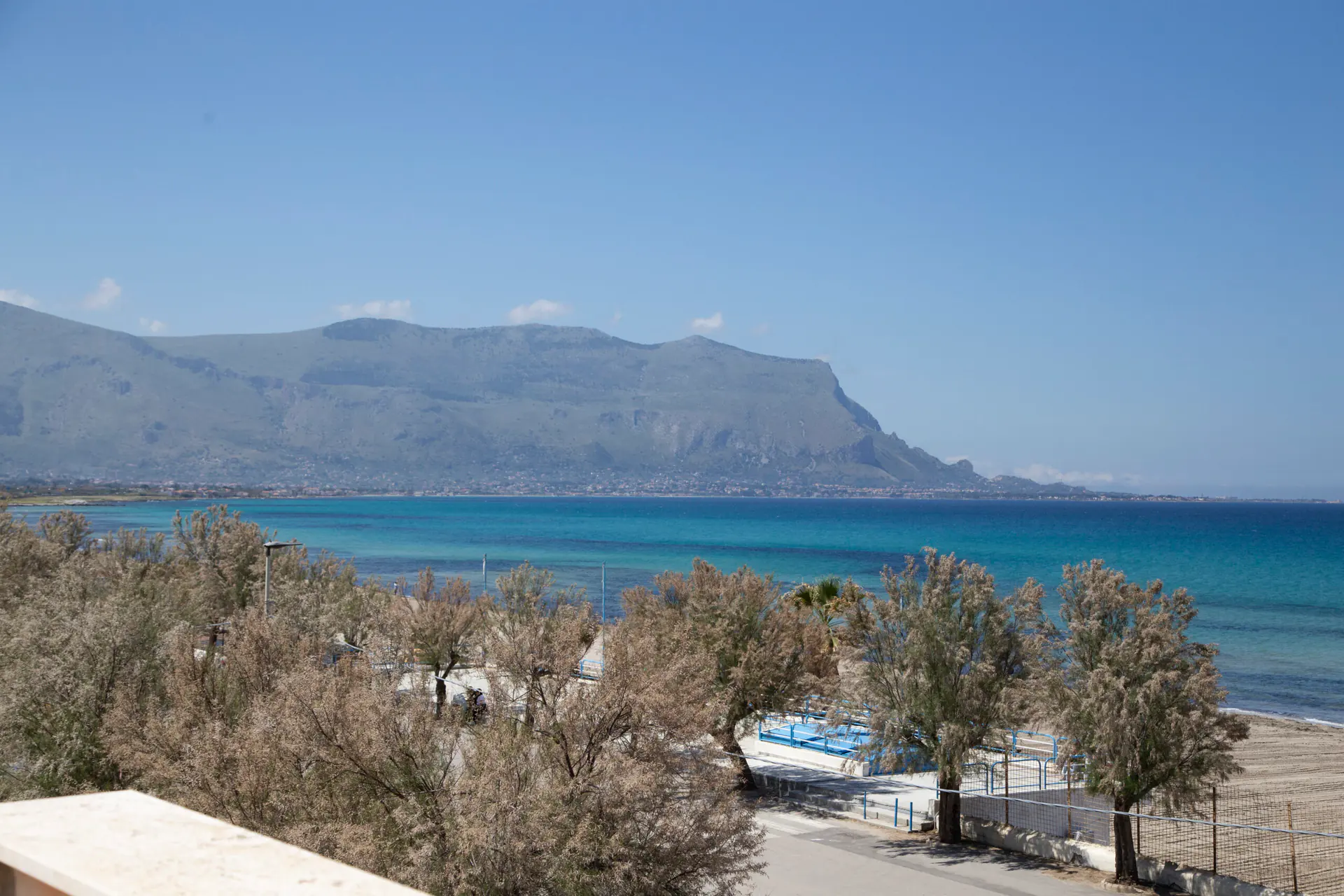 Vista fronte mare di AR Palace Hotel a Isola delle Femmine