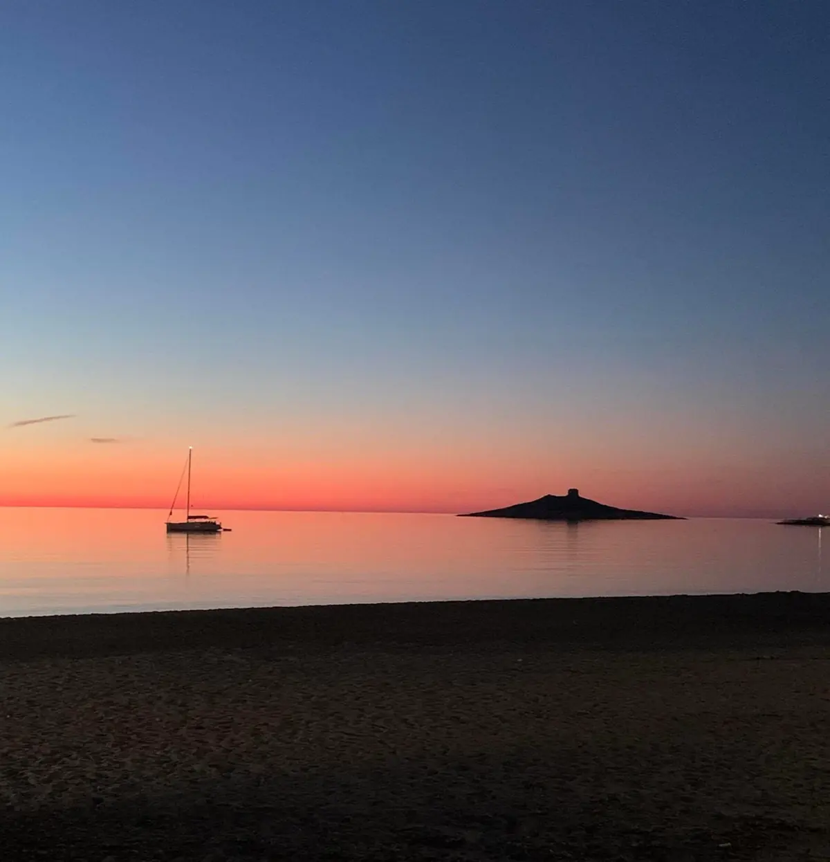 Tramonto sul mare di Isola delle Femmine con vista sull’isolotto